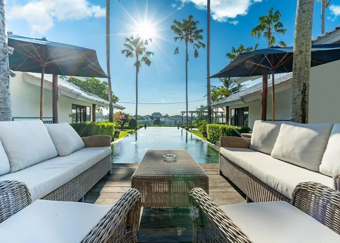 Villa 6Br Berawa Villa For 12 | Pool, Bbq & Pool Table Canggu (Bali)