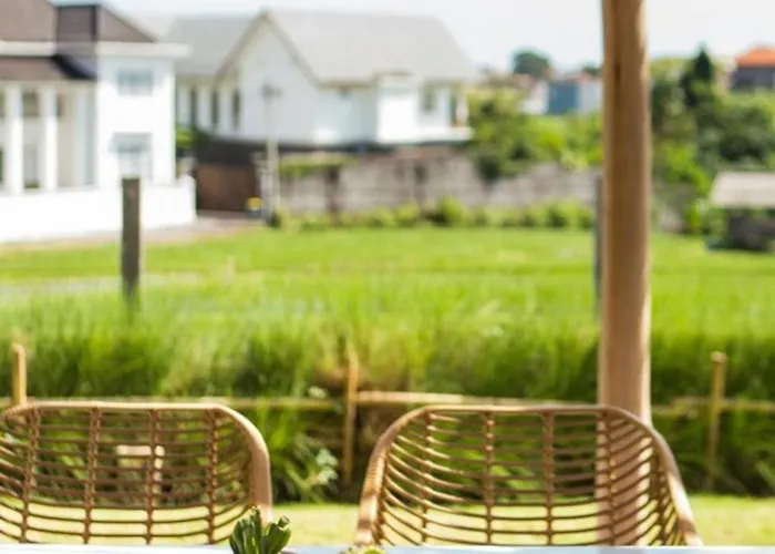 Villa 6Br Berawa Villa For 12 | Pool, Bbq & Pool Table *